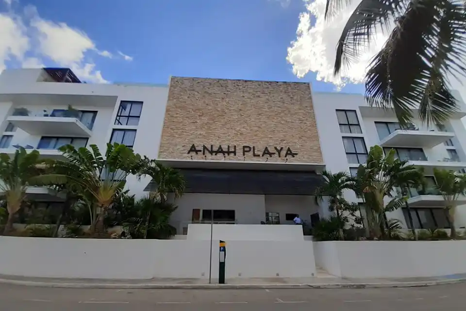 Anah 208S in Playa del Carmen