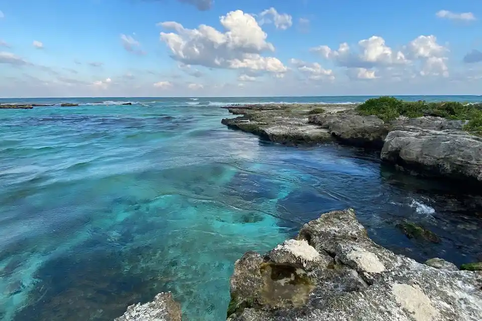 Caleta Tankah Hotel / Tulum
