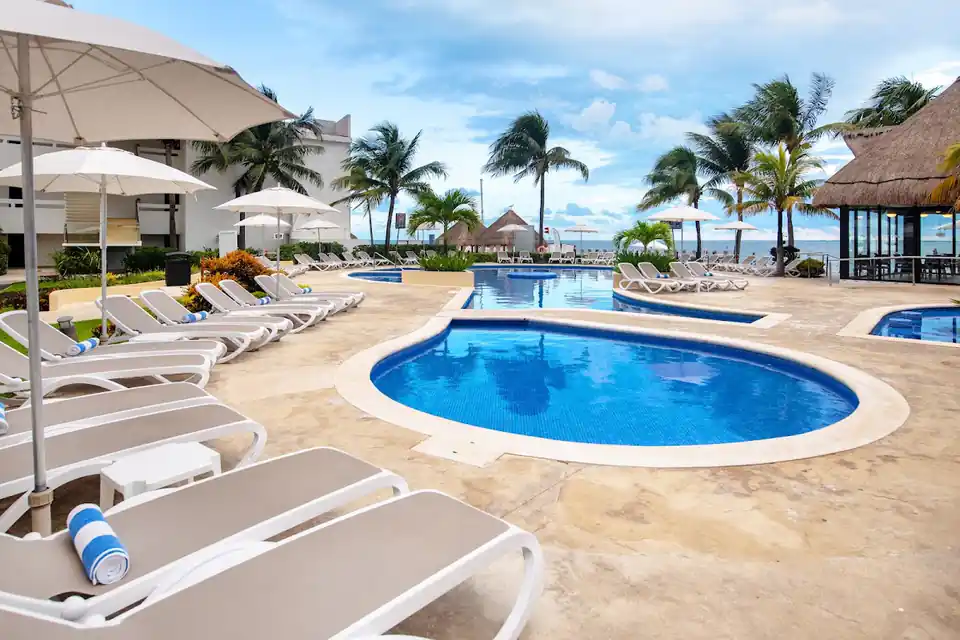 Cancun Bay Resort in Cancun Hotel Zone & Downtown
