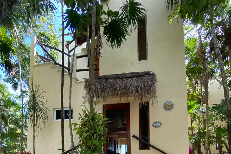 Casa del Perro Feliz Tulum / Tankah Bay