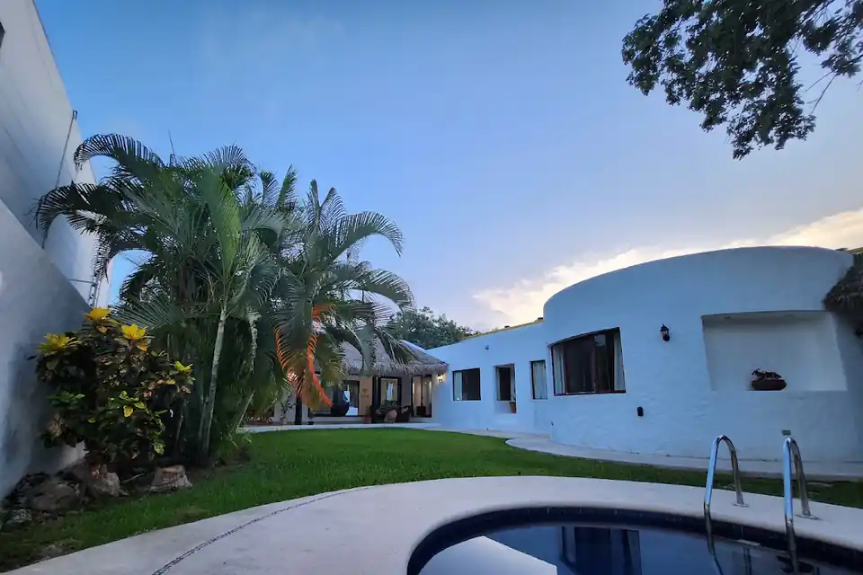 Casa Iola en Cancun Zona Hotelera & Centro