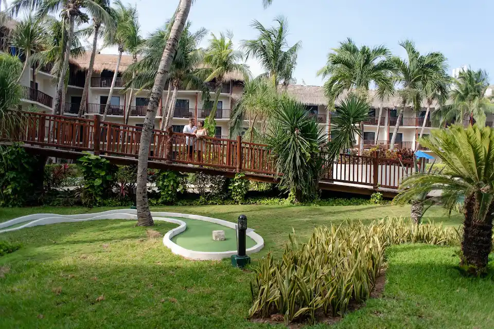 Grand Coco Beach