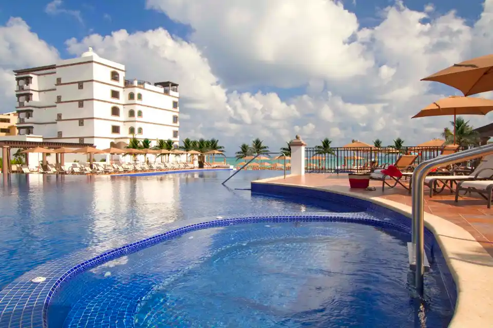 Grand Residences Riviera Cancun en Puerto Morelos
