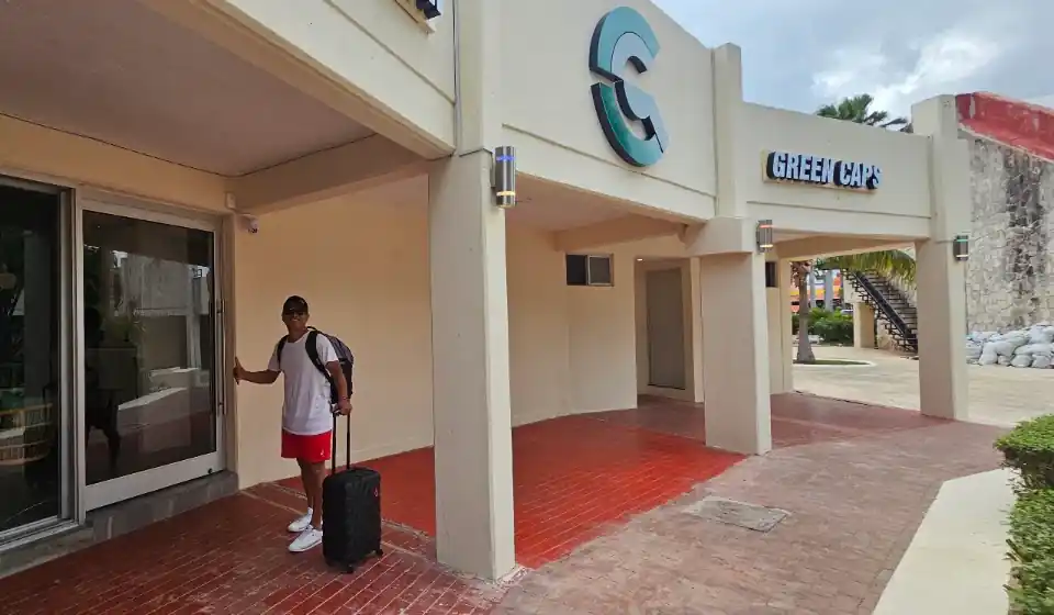 Green 15 Hostel in Cancun Hotel Zone & Downtown