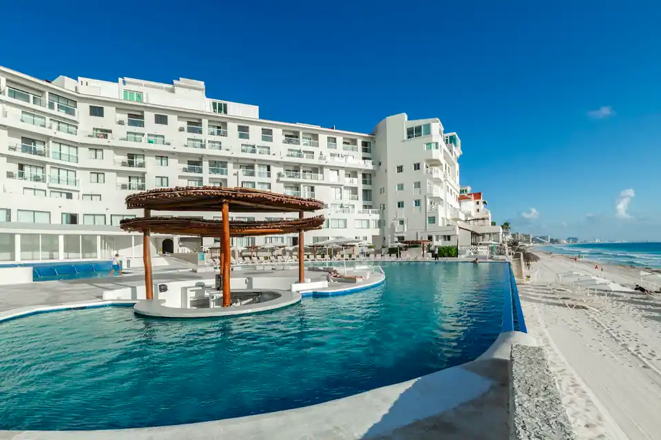Hotel Cyan Resort & Spa in Cancun Hotel Zone & Downtown