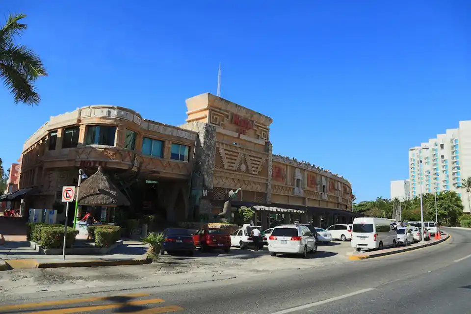 Hotel Essenzia Cancun in Cancun Hotel Zone & Downtown