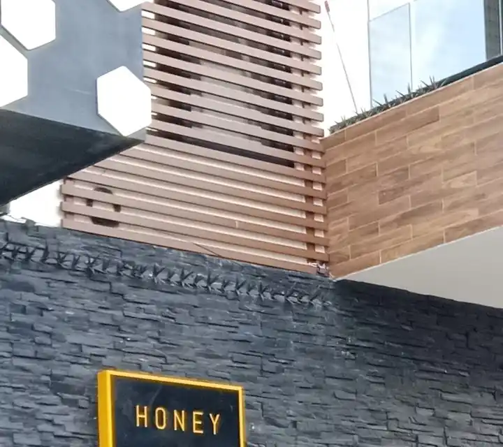 Honey B Suites