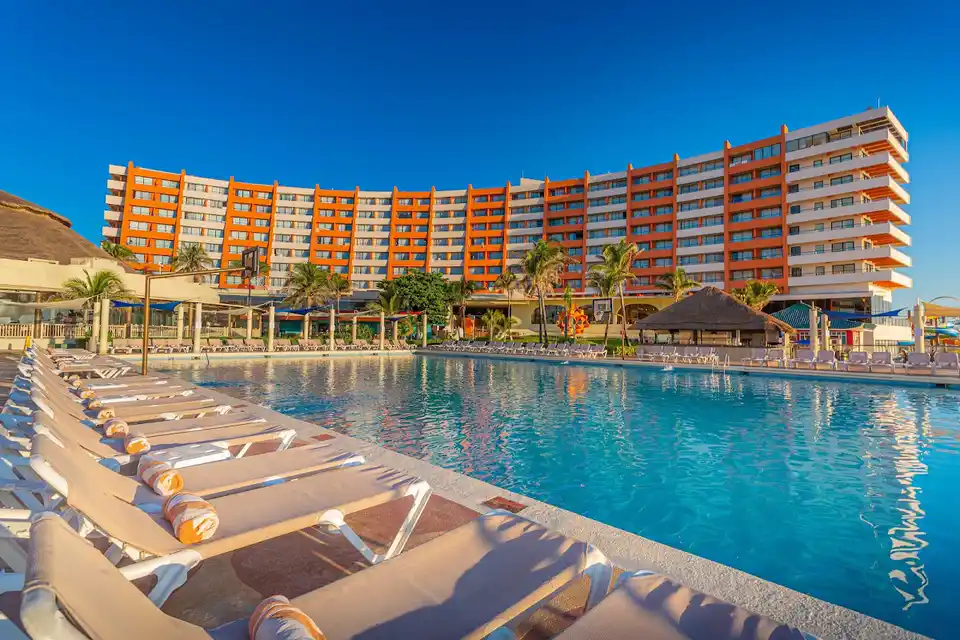 Hotetur Beach Paradise Cancun in Cancun Hotel Zone & Downtown