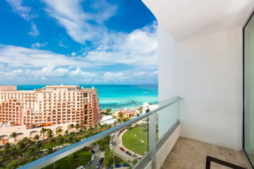 Krystal Grand Cancun in Cancun Hotel Zone & Downtown