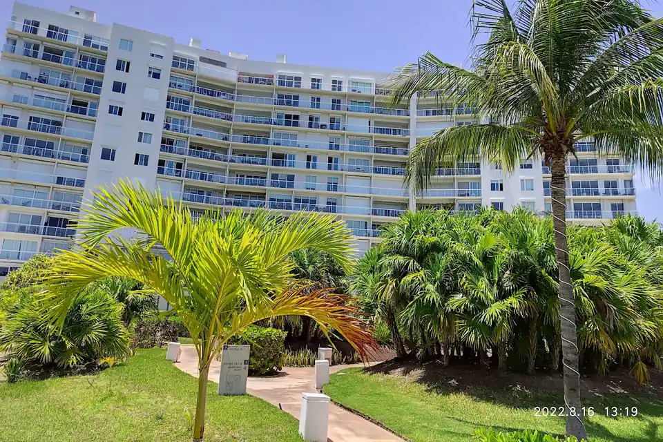 Luxury Oceanfront Condo Amara in Isla Mujeres