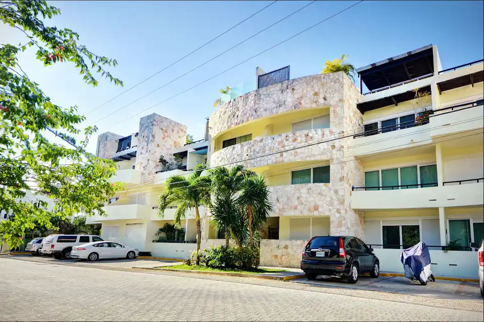 Meridian Condos by las Flores V.R. en Playa del Carmen