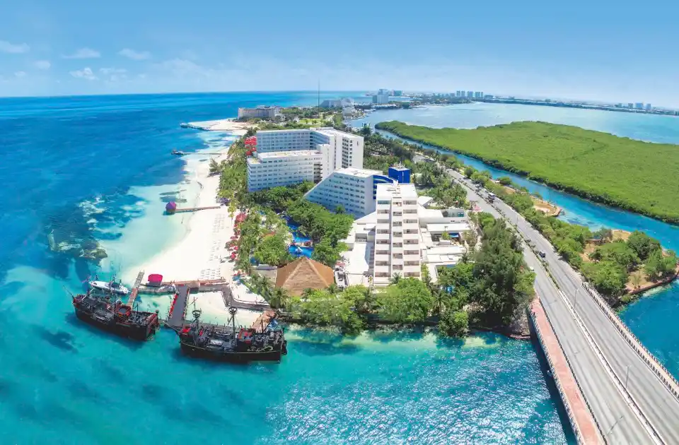 Oasis Palm en Zona Hotelera de Cancún y Centro