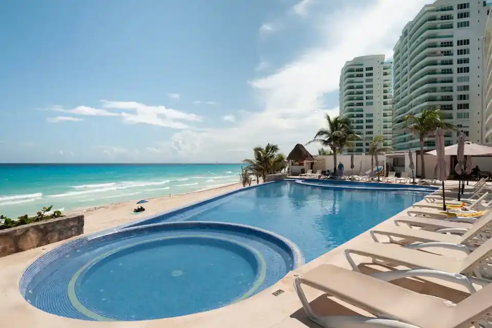 Ocean Vibes Cancun in Cancun Hotel Zone & Downtown