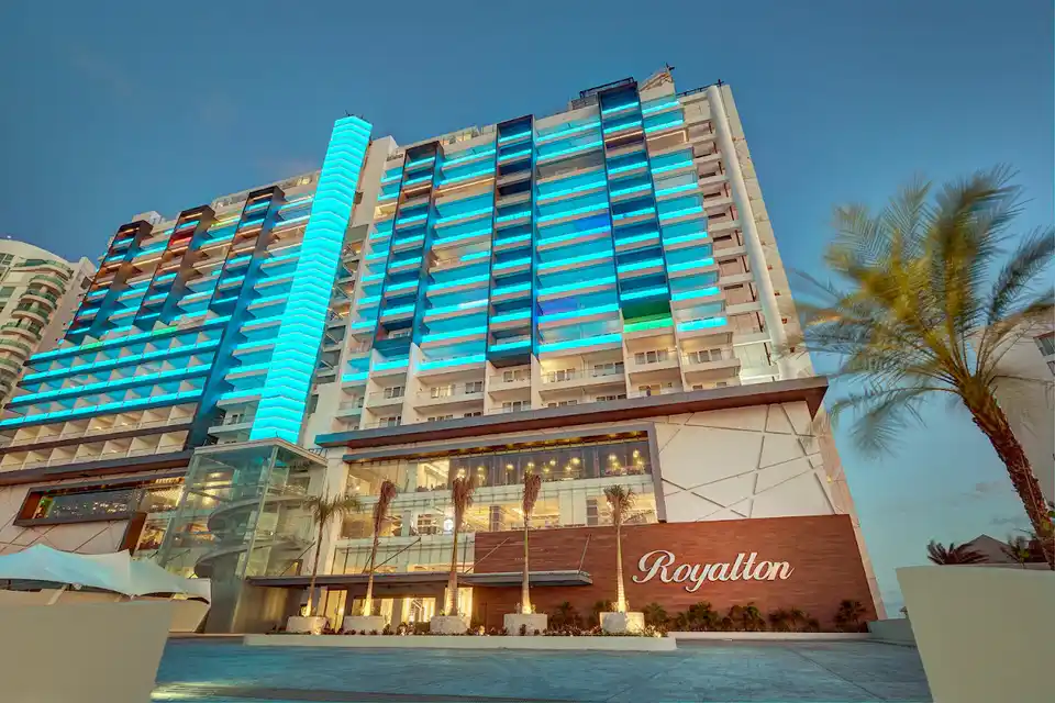Royalton Chic in Cancun Hotel Zone & Downtown