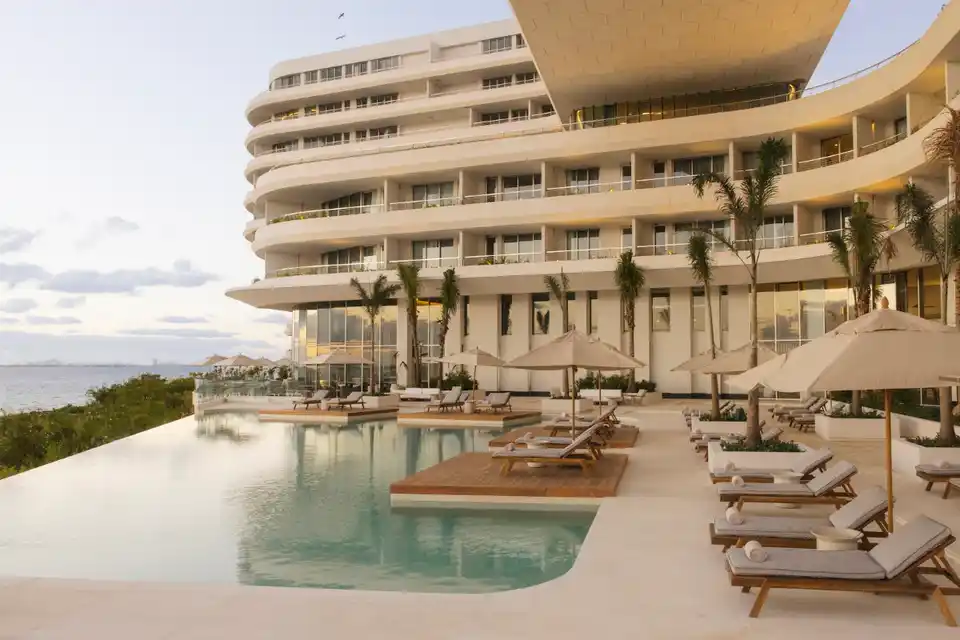 Sasha Hotel
