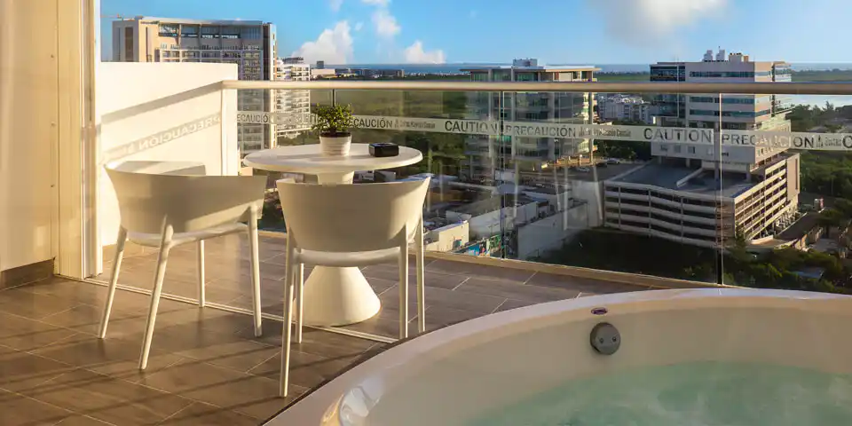 Suites Malecon Cancun