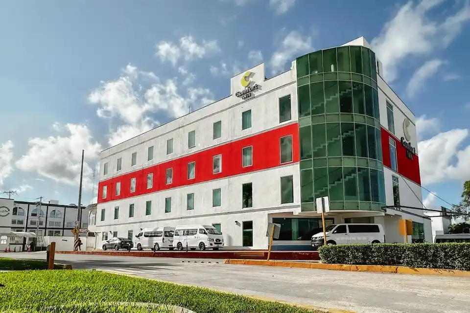 The Comfort Inn in Cancun Hotel Zone & Downtown