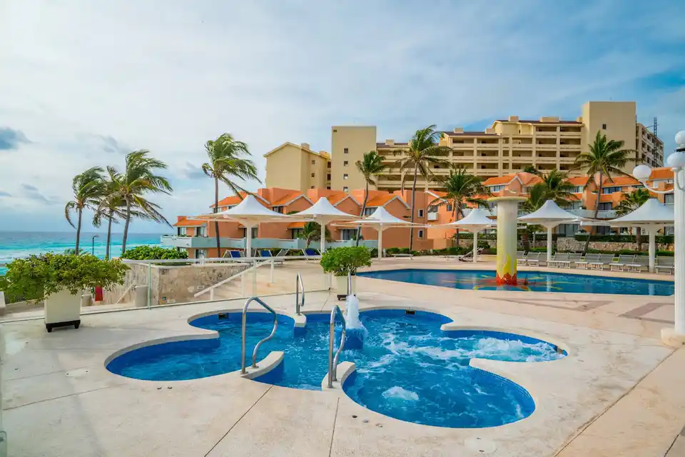 Wyndham Alltra Cancun in Cancun Hotel Zone & Downtown