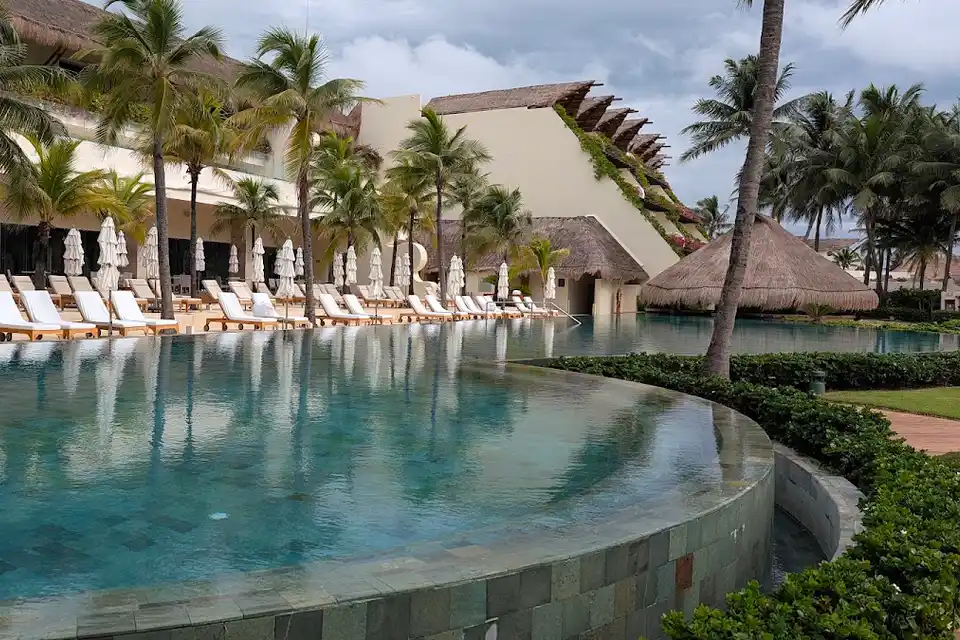Zen Grand Suites