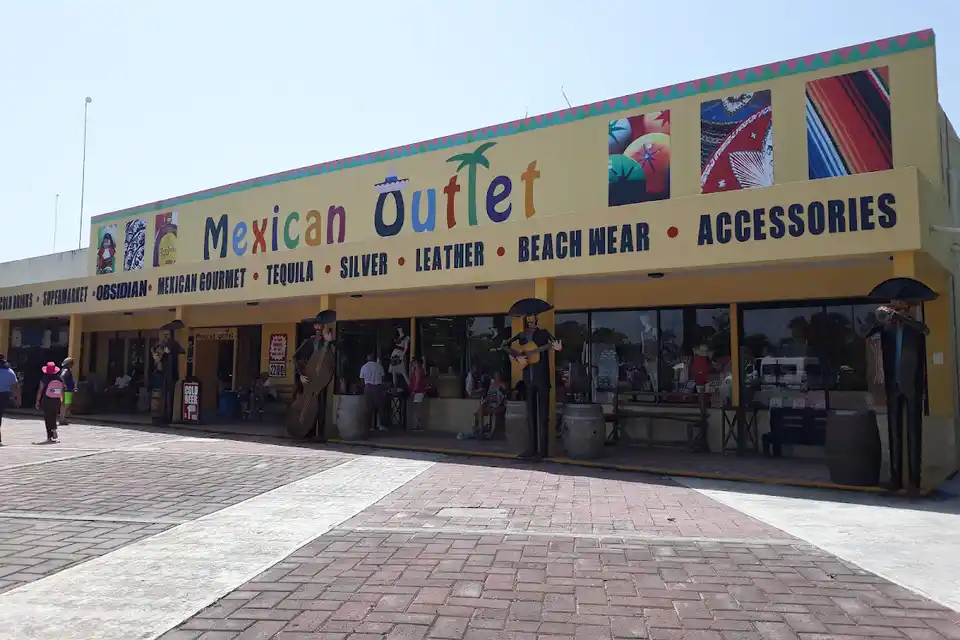 Zona Arqueológica y Centro Artesanal Tulum en Tulum